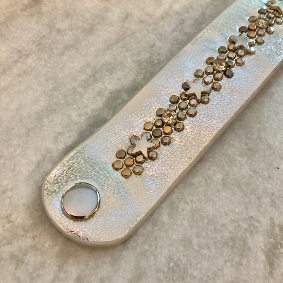 Vegan Leather Wrap Star Silver Cuff Bracelet - Picture 3 of 7